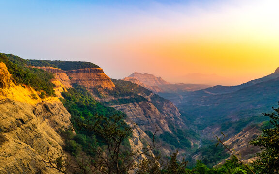 Mumbai to Shirdi Pickup & Drop